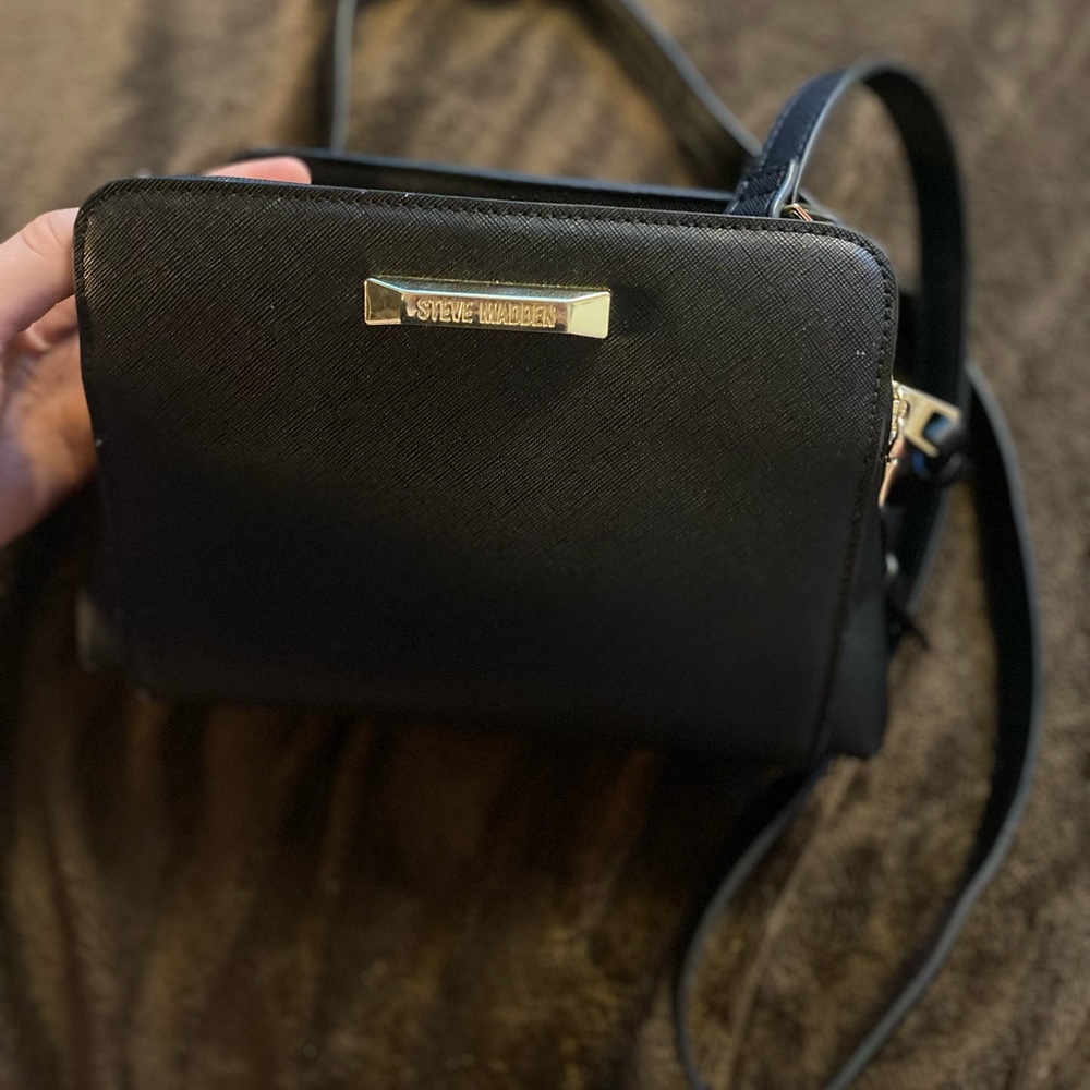Black Steve Madden cross body